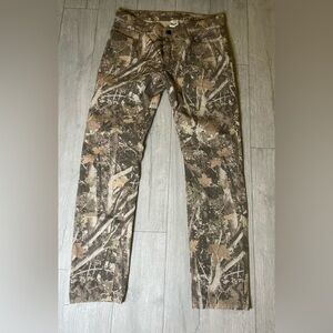 Magellan  camo pants slim fit size XL 33/34 men